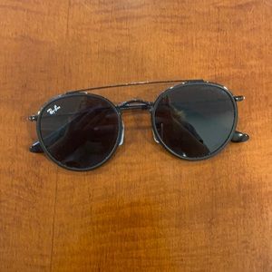 Black double bridge ray bans *case included